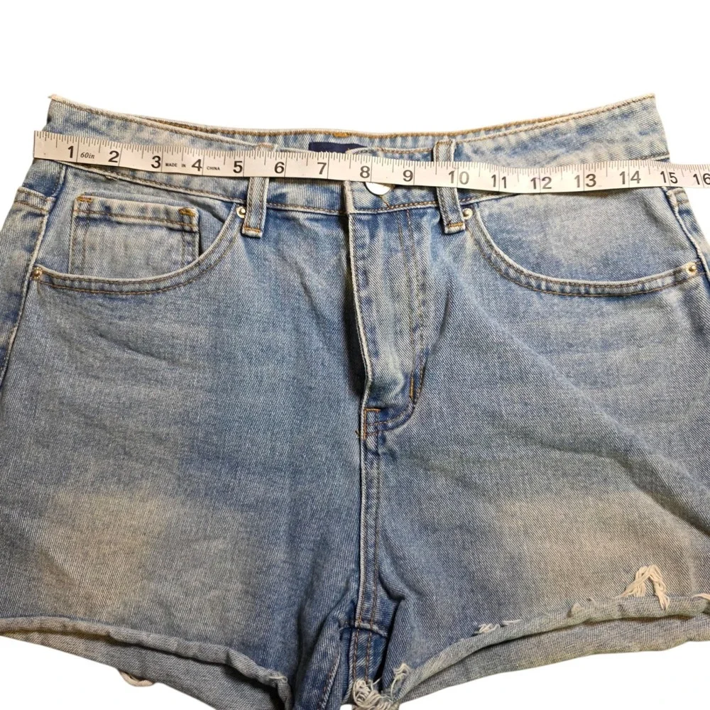 Angel Kiss Womens Denim Shorts‎ Light Wash Rainbow Heart Patch Cut Off Size 9/29